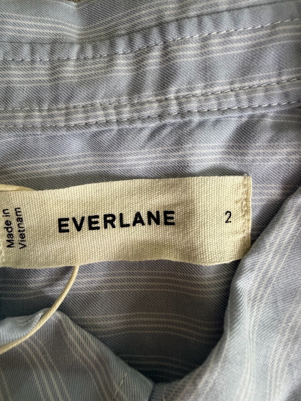 Everlane The Must-Have Shirt in Silky Cotton Forever Blue Optic White Size 2 NWT - Picture 8 of 16